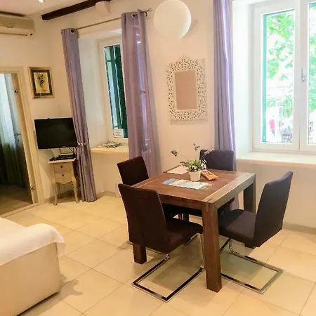 Apartman De Caris Palace *