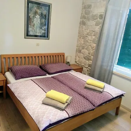 De Caris Palace Apartmán