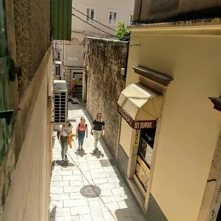 De Caris Palace